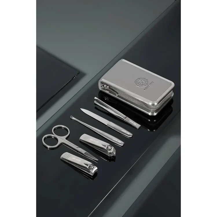 Green Lion Essential Manicure Kit Black
