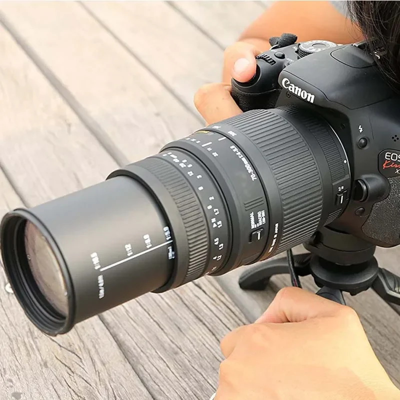 Sigma 70-300mm F4-5.6 DG Macro Lens with Built In Motor Drive
